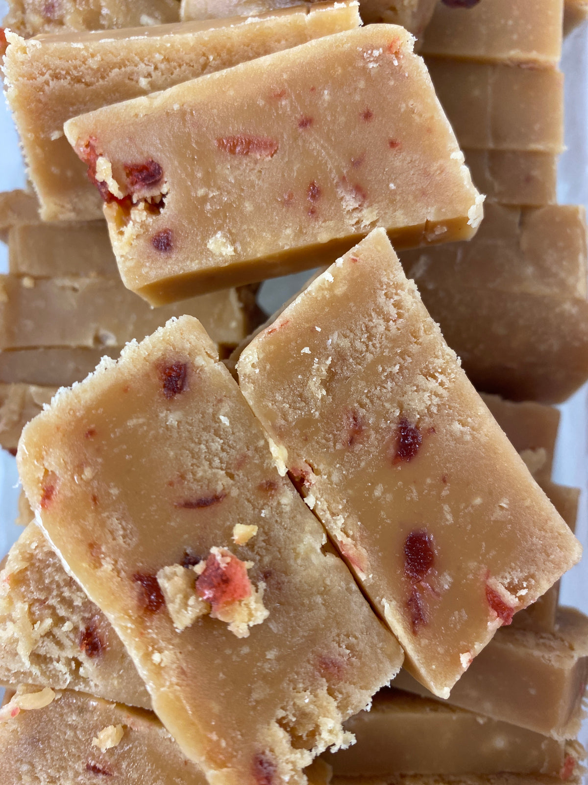 Cherry Bakewell Fudge - 100g