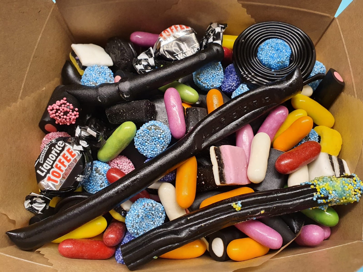 The “Liquorice Lover” Sharing Box image 0